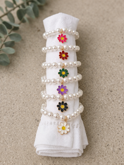 Color My Pearl napkin rings pearl beads floral charms close-up handmade in Israel